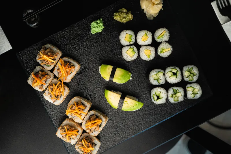 Sushi set na bridlicovej doske